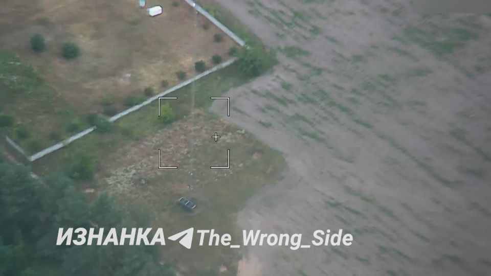 Бумц. Поражение антенны управления БпЛА самолетного типа дальнего действия с применением барражирующего боеприпаса «Ланцет» в районе н.п. Семеновка. Работа бойцов группировки "Север" ВС РФ. Наш канал