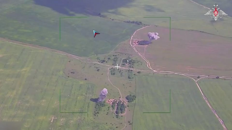 Расчеты БПЛА «Герань-2» поразили передовой пункт управления ВСУ в районе населенного пункта Бирино в Черниговской области