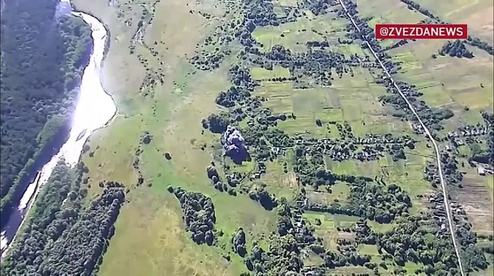 Бомбы ФАБ-3000 и 500 сбросили на пункт временной дислокации и склад БПЛА в районе Константиновки (ДНР)