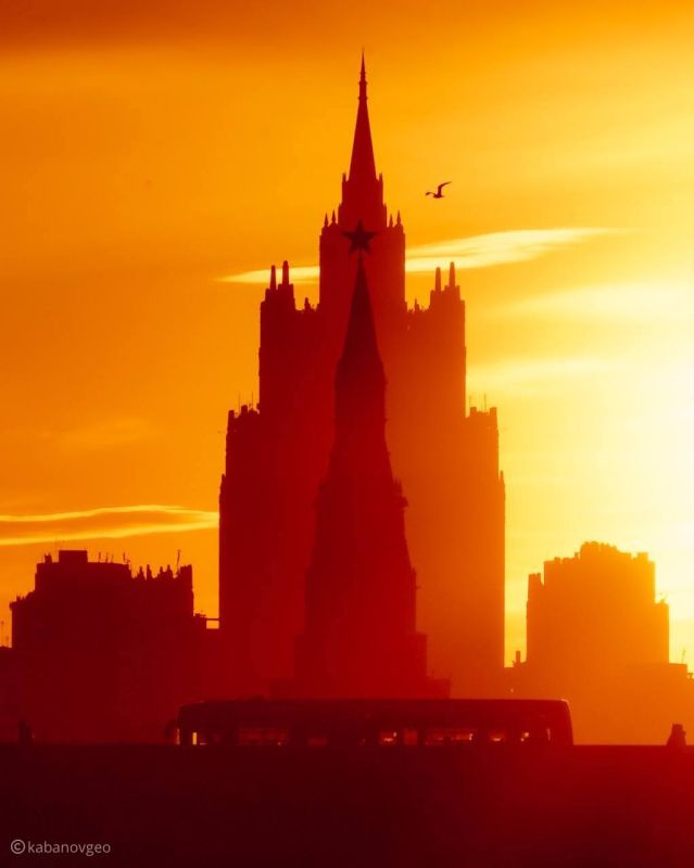 #Москва878. Сегодня мы отмечаем #ДеньМосквы – праздник, объединяющий историю, культуру и традиции нашей страны #Москва878. Сегодня мы отмечаем #ДеньМосквы – праздник, объединяющий историю, культуру и традиции нашей страны