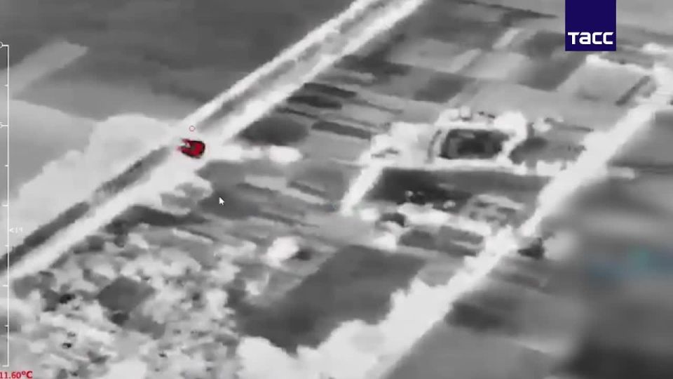 Расчет ОТРК "Искандер" ВС РФ уничтожил позиции зенитного ракетного комплекса С-300ПС ВСУ в Черниговской области