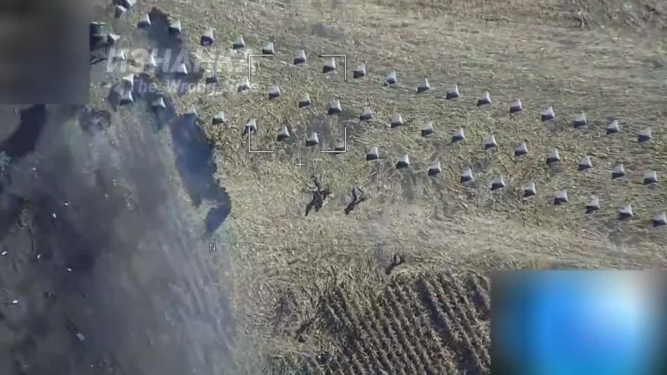 Минус техника ВСУ. Бойцы ВС РФ Ланцетами уничтожили инженерную технику ВСУ в районе н.п. Погорельцы Черниговской области