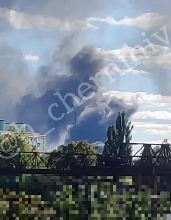 В Чернигове виден дым после прилета