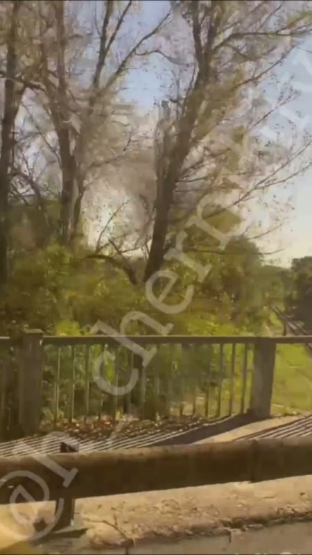 По Черниговской ТЭЦ прилетели "Герани" — и сейчас там весело полыхает