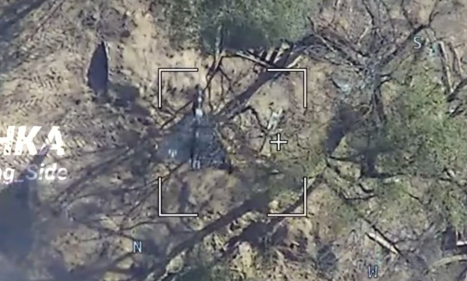 Комбинированный удар "Ланцетов" и "Гераней-2" под управлением операторов по пункту управления БПЛА ВСУ в районе приграничного села Погорельцы Черниговской области Комбинированный удар "Ланцетов" и "Гераней-2" под управлением операторов по пункту управления БПЛА ВСУ в районе приграничного села Погорельцы Черниговской области