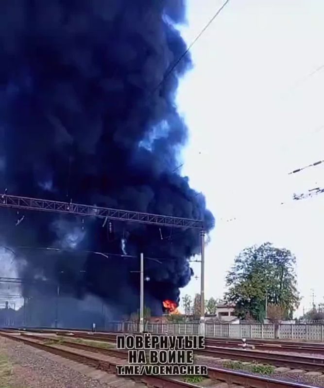 Последствия вчерашнего удара по тяговой подстанции ЖД инфраструктуры в Носовке Черниговской области