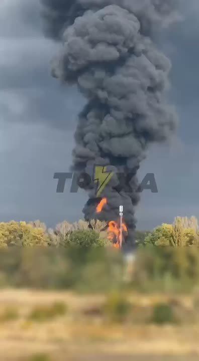 Пожар на хранилище ГСМ в Черниговской области после точных ударов “Гераней” ВС РФ