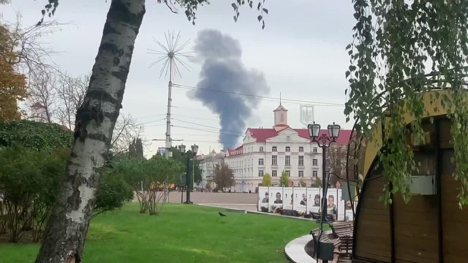 В Чернигове новые прилеты и дымы Кстати, есть и момент прилета , но не ясно, последний либо из прошлых дневных © Наш канал