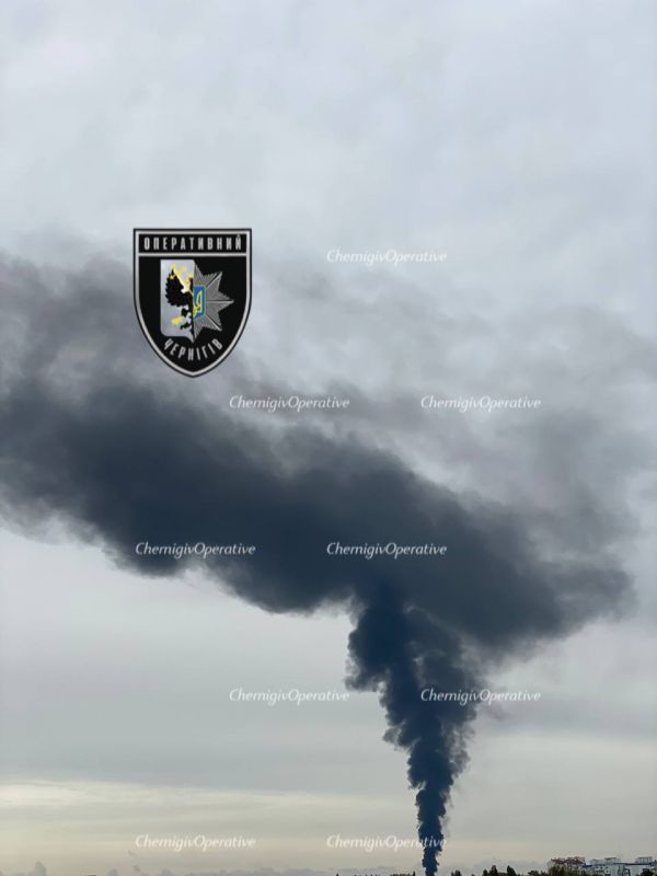 Столб дыма над Черниговым. Снова поражен объект инфраструктуры Столб дыма над Черниговым. Снова поражен объект инфраструктуры