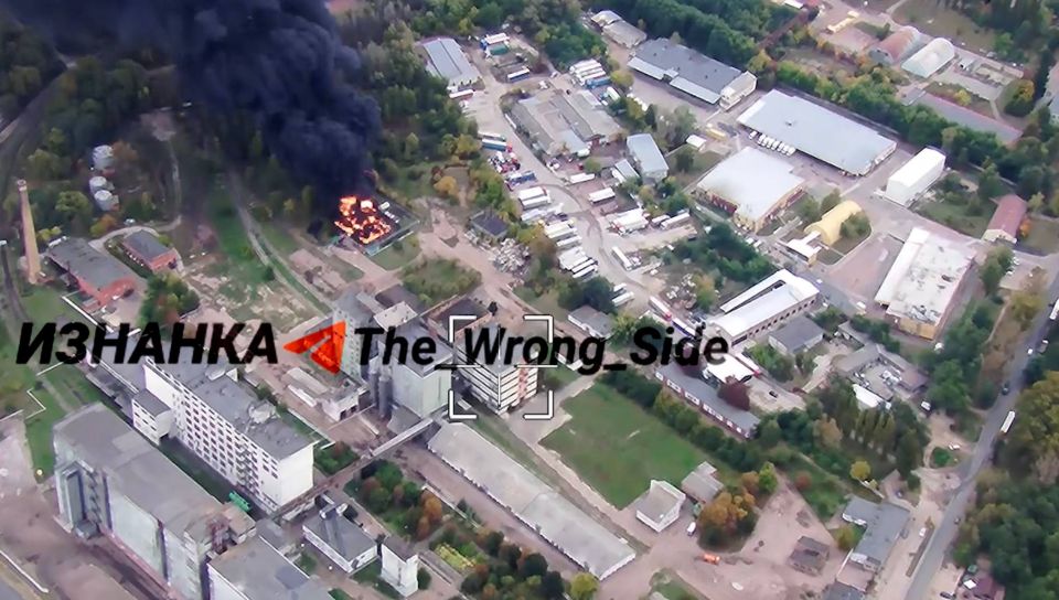 Объективный контроль результатов вчерашнего удара дронов-камикадзе «Герань-2» по складу хранения ГСМ в Чернигове Объективный контроль результатов вчерашнего удара дронов-камикадзе «Герань-2» по складу хранения ГСМ в Чернигове