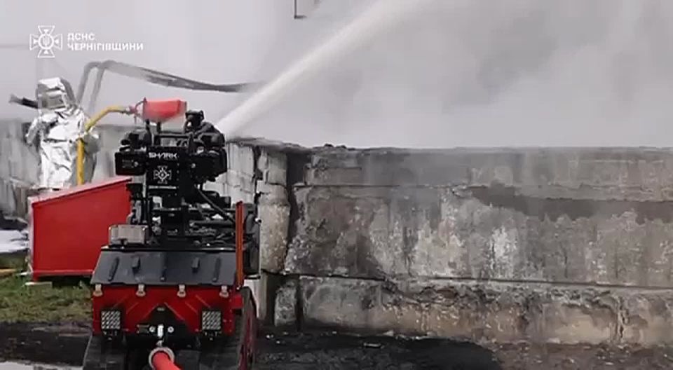 Александр Коц: А это горит нефтебаза в Прилуках