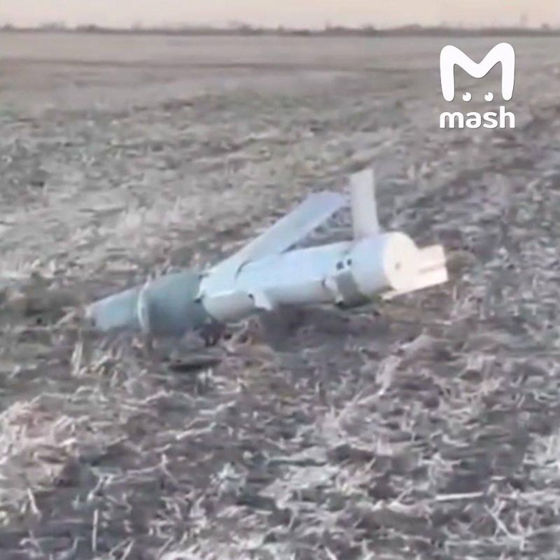 ВКС РФ начали применять ФАБы с реактивным двигателем и усовершенствованной системой навигации, благодаря которой они могут лететь на расстояние до 200 км. По данным Mash, они сделаны на базе реактивной ракеты Х-38 ВКС РФ начали применять ФАБы с реактивным двигателем и усовершенствованной системой навигации, благодаря которой они могут лететь на расстояние до 200 км. По данным Mash, они сделаны на базе реактивной ракеты Х-38