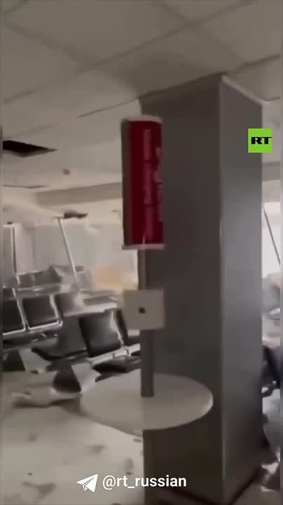 Сильно повреждены больницы и аэропорт, затоплен полицейский участок: последствия мощного урагана «Мелисса» на Ямайке