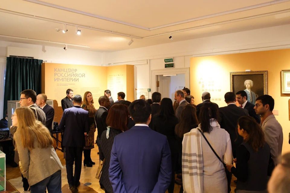 15 ������� �� ���������� �������������� ����� ������������� ��������� � ������ ���������� ������������� �������� ��������� �������� ���������� ������� �.�.��������� (1725-1811) � �������� �� ������ 300-����� �� ��� ���...