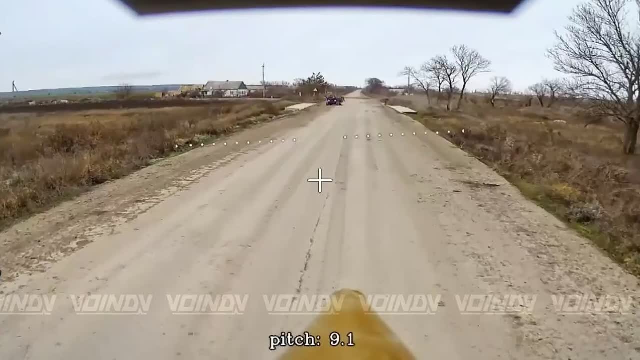 Операторы БпЛА 14 гвардейской бригады спецназа группировки "Восток" уничтожают живую силу противника в районе н.п. Прилуки. Попытки хлопчиков сбить дрон из стрелкового оружия не увенчались успехом, и посылка была доставлена...