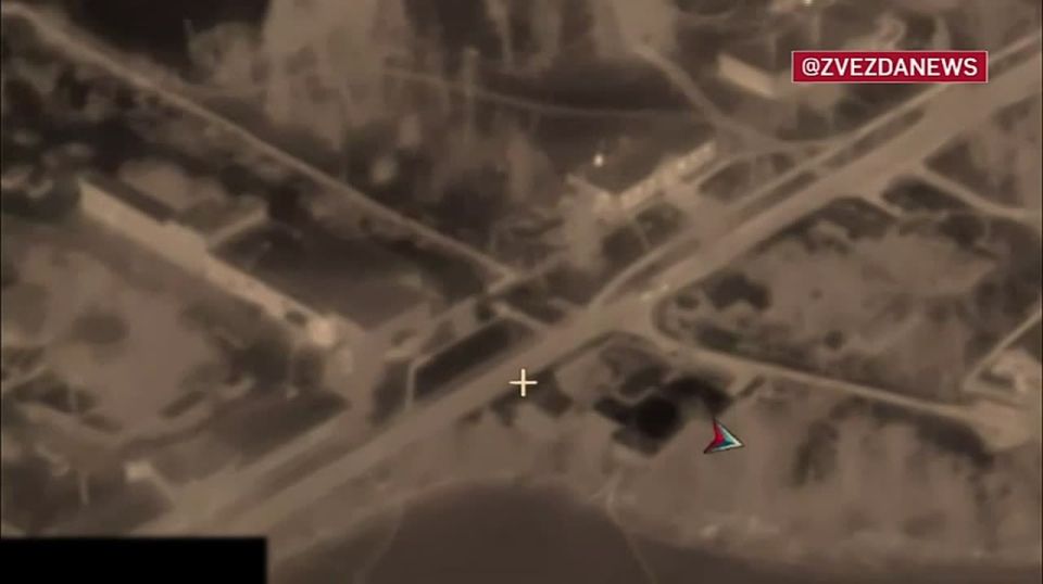 Машина с боеприпасами превратилась в яркую вспышку — наша "Герань" уничтожила грузовик и транспорт сопровождения противника