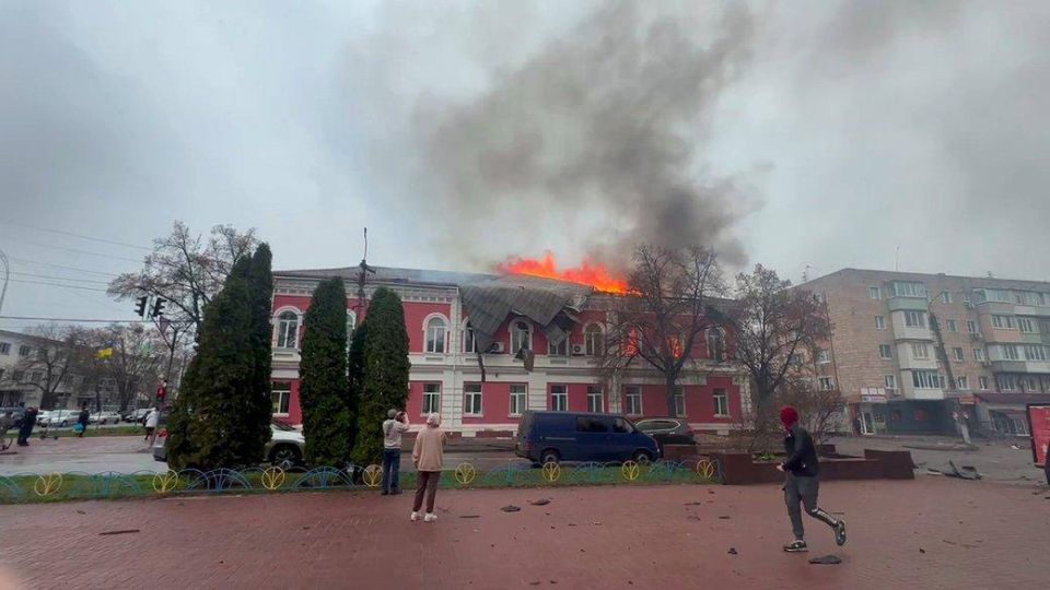 Украина устроила новый налёт, наплевав на озабоченность МИД РФ. В Киеве ждут запуск «Орешника» Украина устроила новый налёт, наплевав на озабоченность МИД РФ. В Киеве ждут запуск «Орешника»