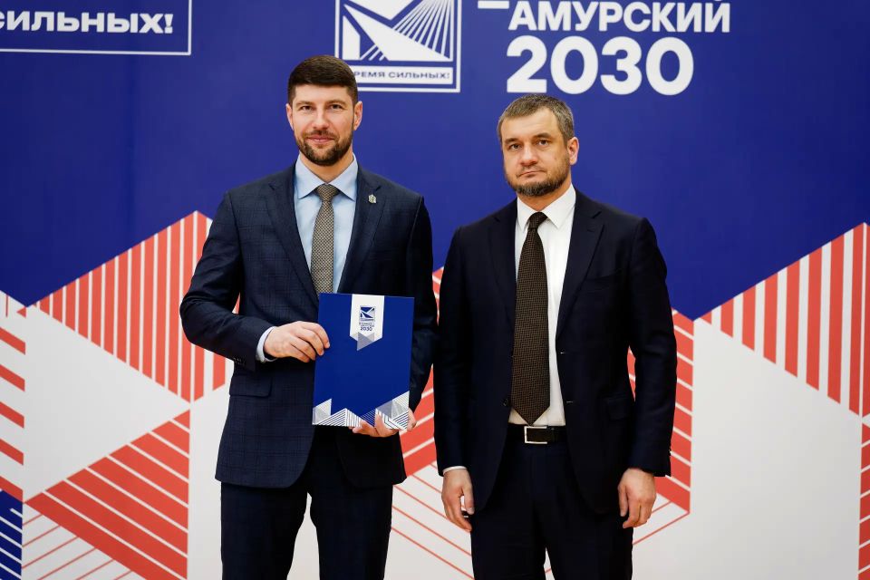 58 новых молодых управленцев для ДФО и Арктики: участники IV потока программы «Муравьев-Амурский 2030» получили дипломы в Якутии из рук замминистра по развитию Дальнего Востока и Арктики Виталия Алтабаева 58 новых молодых управленцев для ДФО и Арктики: участники IV потока программы «Муравьев-Амурский 2030» получили дипломы в Якутии из рук замминистра по развитию Дальнего Востока и Арктики Виталия Алтабаева