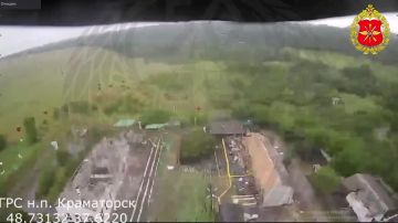 Армия России продолжает наносить удары по логистическим и энергетическим объектам, обслуживающим ВПК Украины