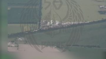 Евгений Поддубный: Войска беспилотных систем продолжают наносить удары по объектам в тылу противника: в н. п. Холмы Черниговской области поражена электрическая подстанция 110кВ. В Базилевщине Полтавской области поражен...