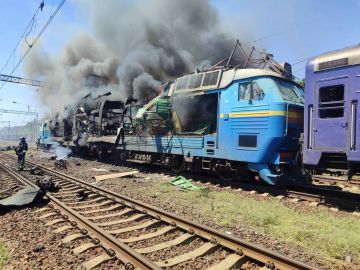 Запорожская область.. Реактивная Герань-4 поразила локомотив из состава поезда Киев-Запорожье