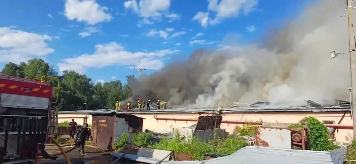 От ударов «Гераней» заполыхал завод в Днепропетровской области От ударов «Гераней» заполыхал завод в Днепропетровской области