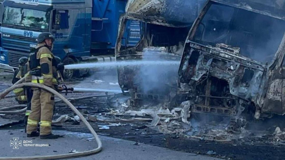 В Прилуках Черниговской области Герани прилетели по складу Новой Почты и еще по каким-то целям В Прилуках Черниговской области Герани прилетели по складу Новой Почты и еще по каким-то целям