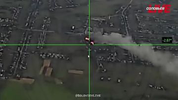 Минобороны России опубликовало видео ударов беспилотными летательными аппаратами по объектам тыловой и энергетической инфраструктуры ВСУ в Черниговской и Харьковской областях. На кадрах объективного контроля зафиксировано...