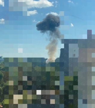 Реактивный дрон попал в одно из администрационных зданий в Чернигове