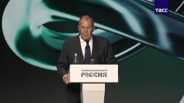 Лавров назвал остервенелым "накат" со стороны Запада в отношении Российских центров науки и культуры