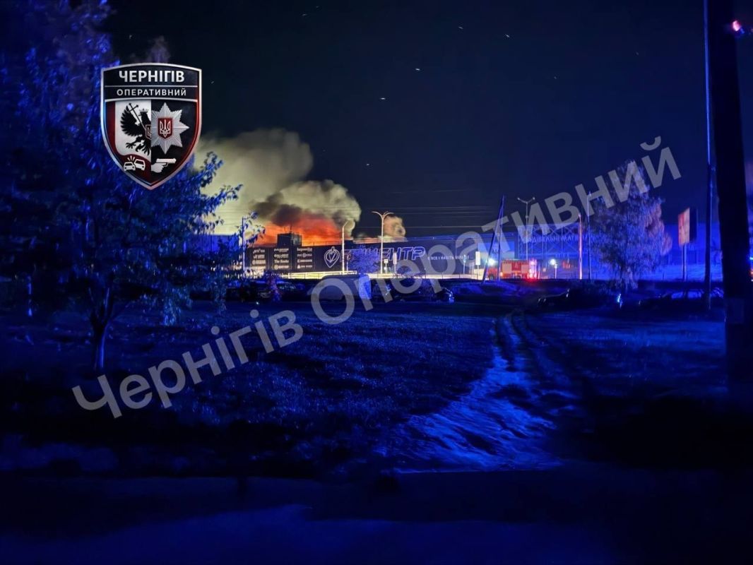 Судя по данным из украинских каналов, ночью ВС РФ били по складам под Бучей Судя по данным из украинских каналов, ночью ВС РФ били по складам под Бучей